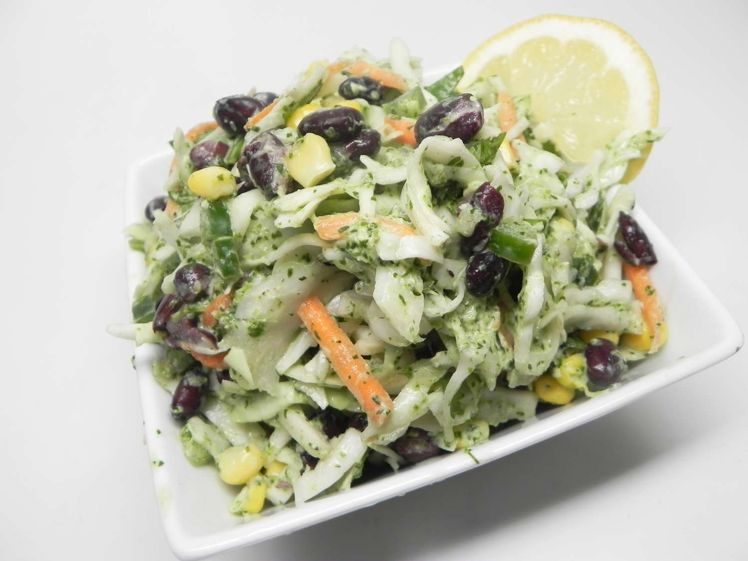 Taco slaw ăn chay với nước sốt cilantro cilantro