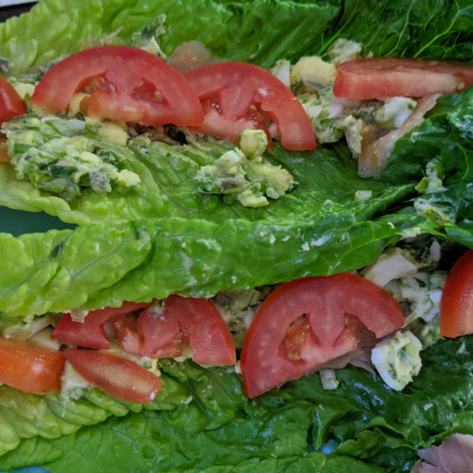 Moms salad cá hồi hun khói