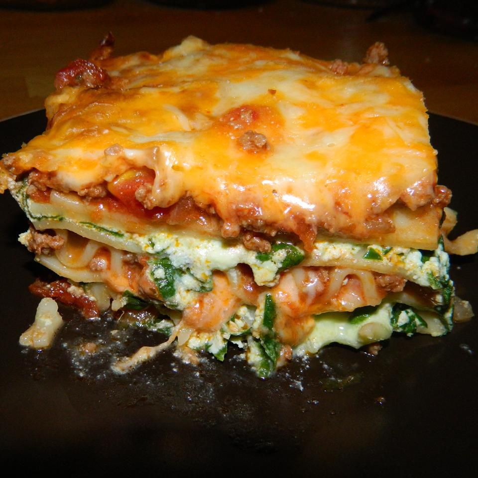 Lasagna cải xoăn với nước sốt thịt