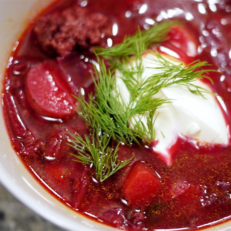 Súp borscht đỏ của Ukraine