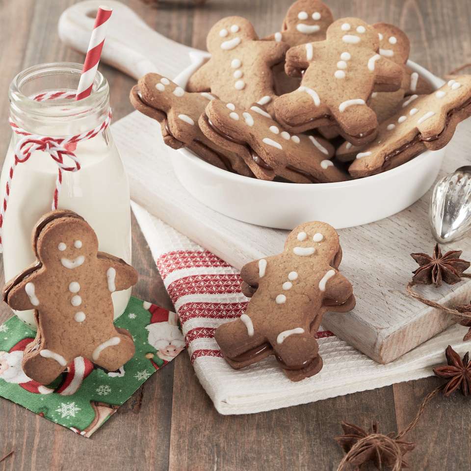 Gingerbread Men Cookies với Nutella Hazelnut lây lan