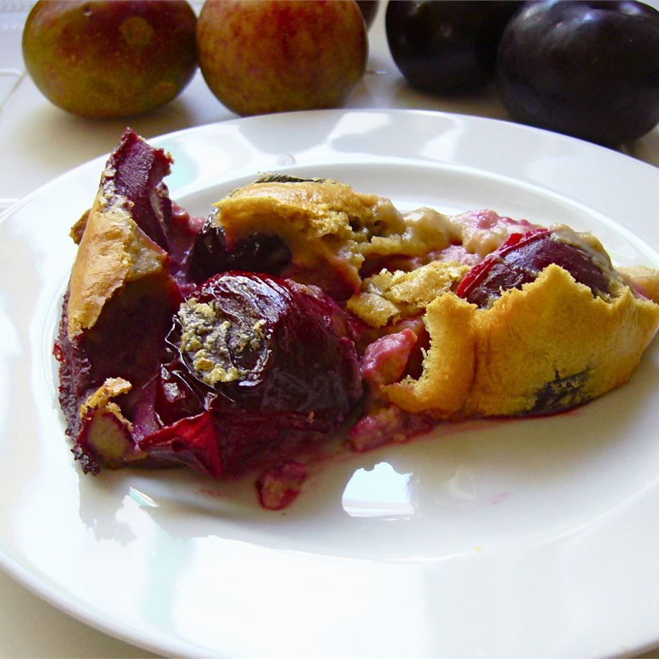 Mận clafoutis