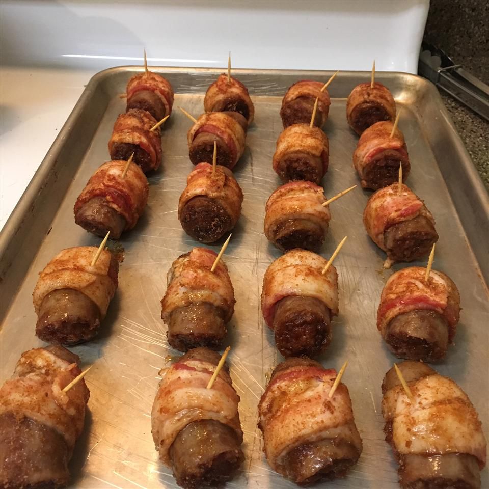 Bacon quấn Bratwurst