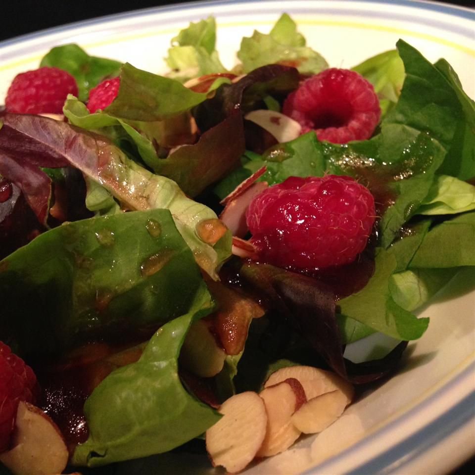 Patis Spinach và Boysenberry Salad