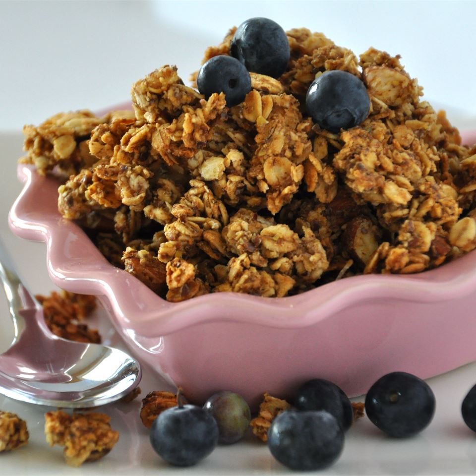 Trái cây nhẹ và hạt granola