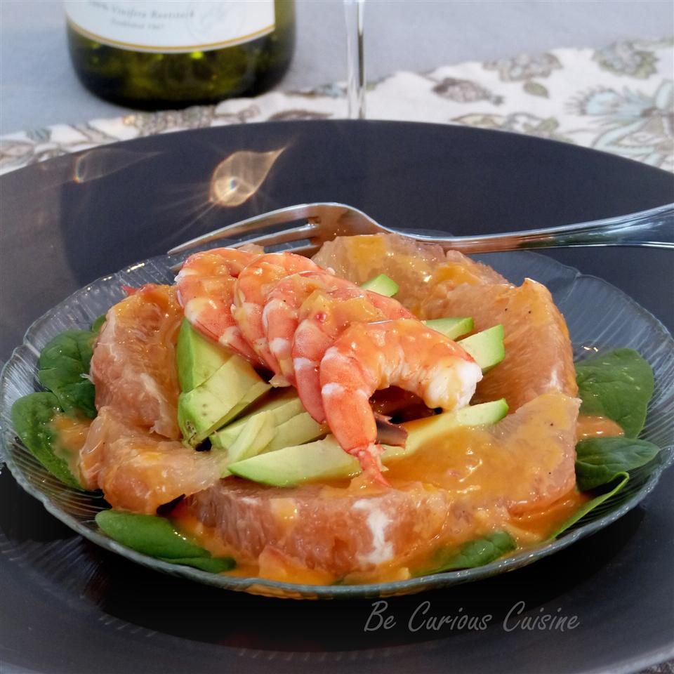 Tôm, bơ và salad bưởi