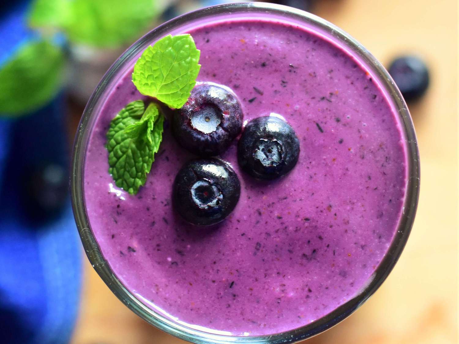 Smoothie sữa hạnh nhân việt quất