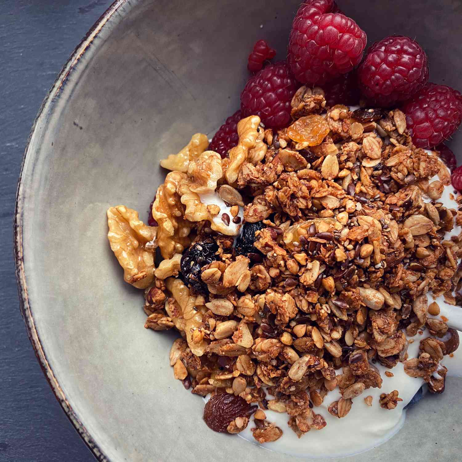 Bát sữa chua Hy Lạp với granola