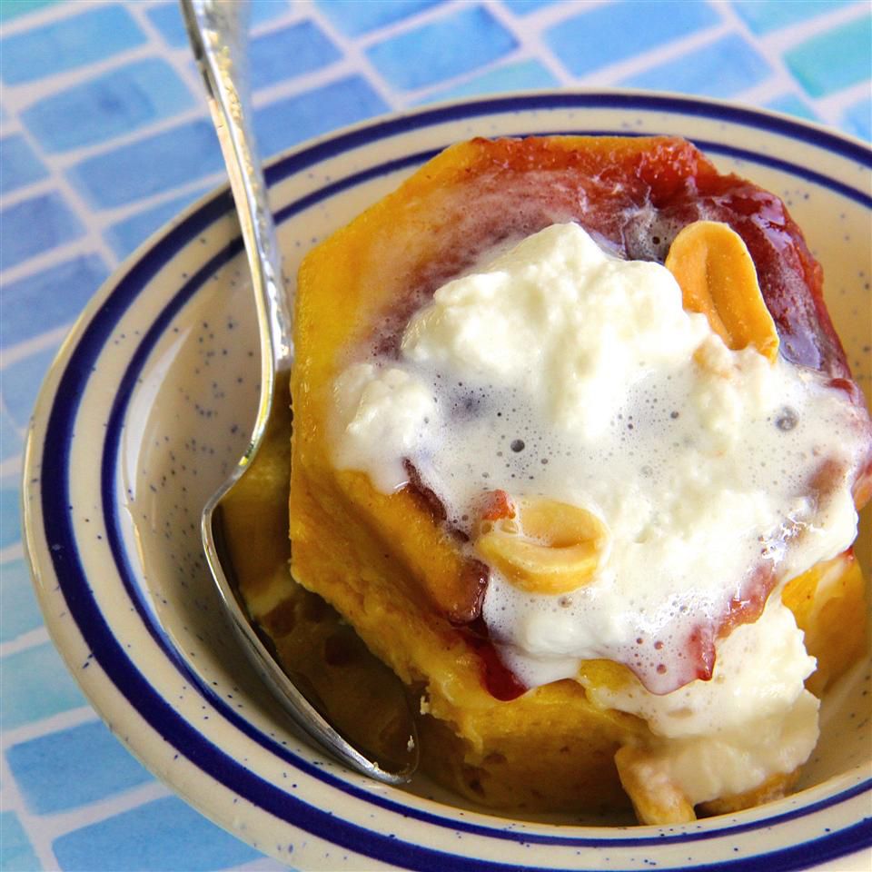 PB và J Mini Mug Cakes