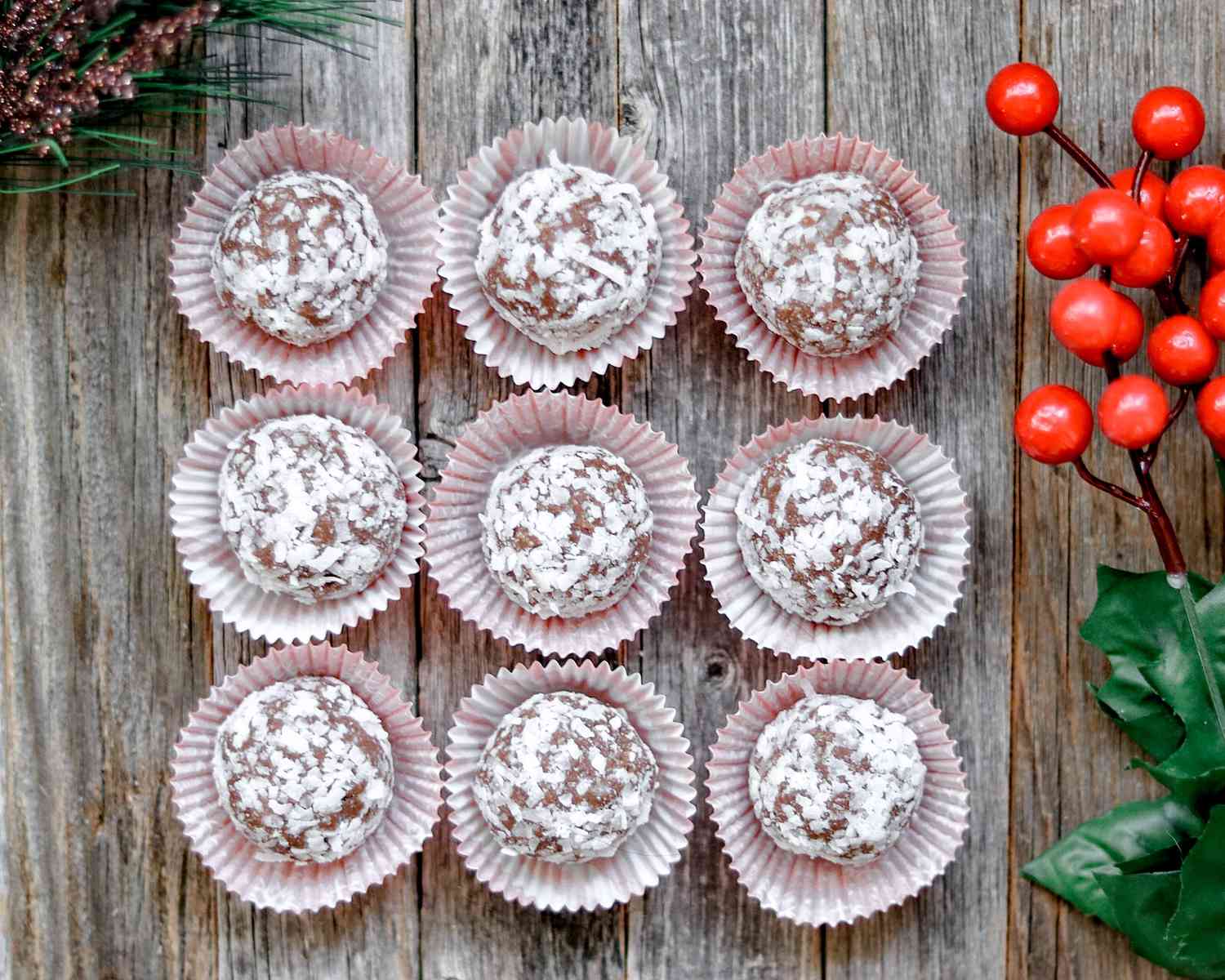 Coquito Balls (Bóng rum theo phong cách Caribbean)