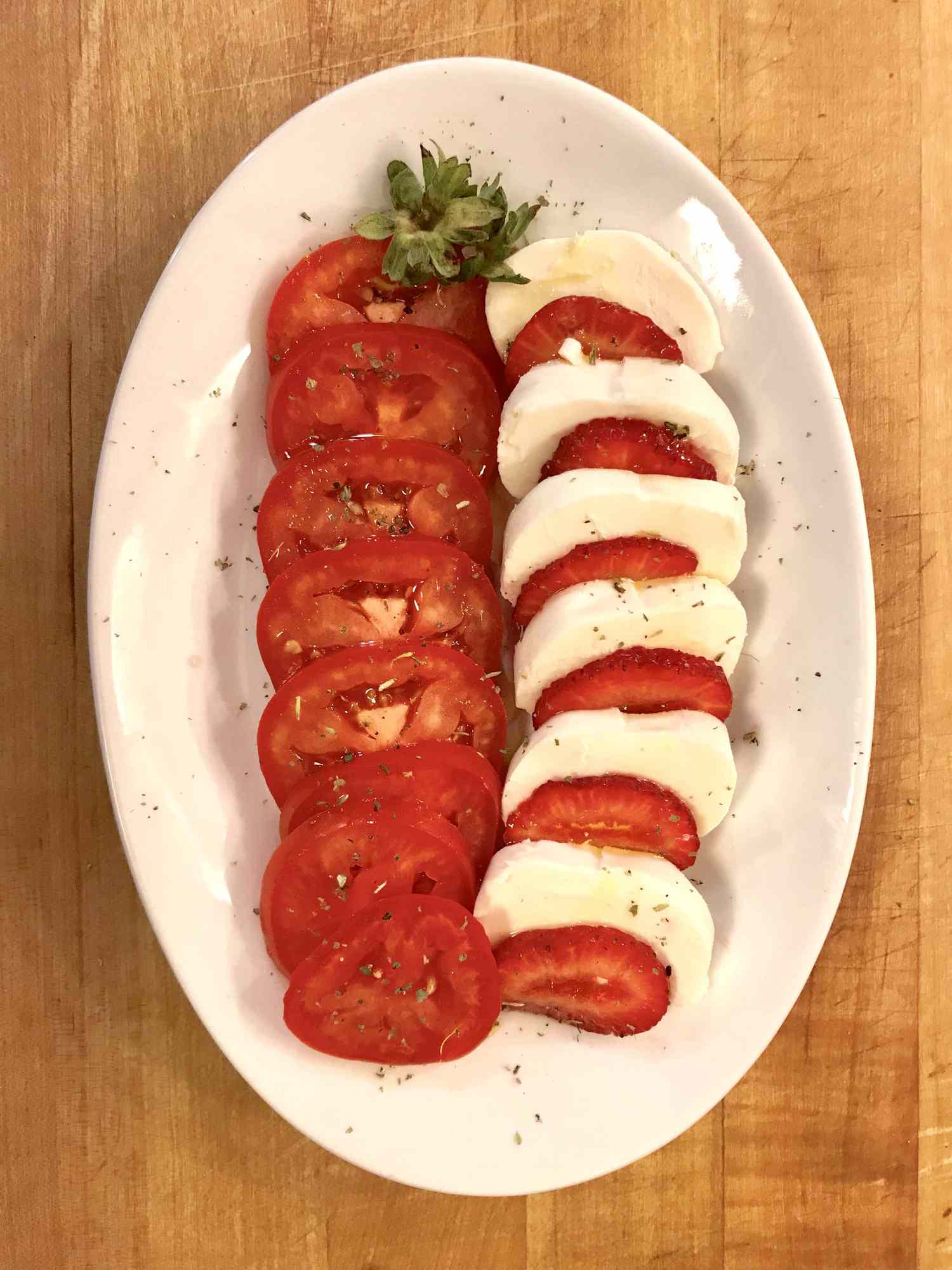 Salad Caprese Strawberry-Tomato