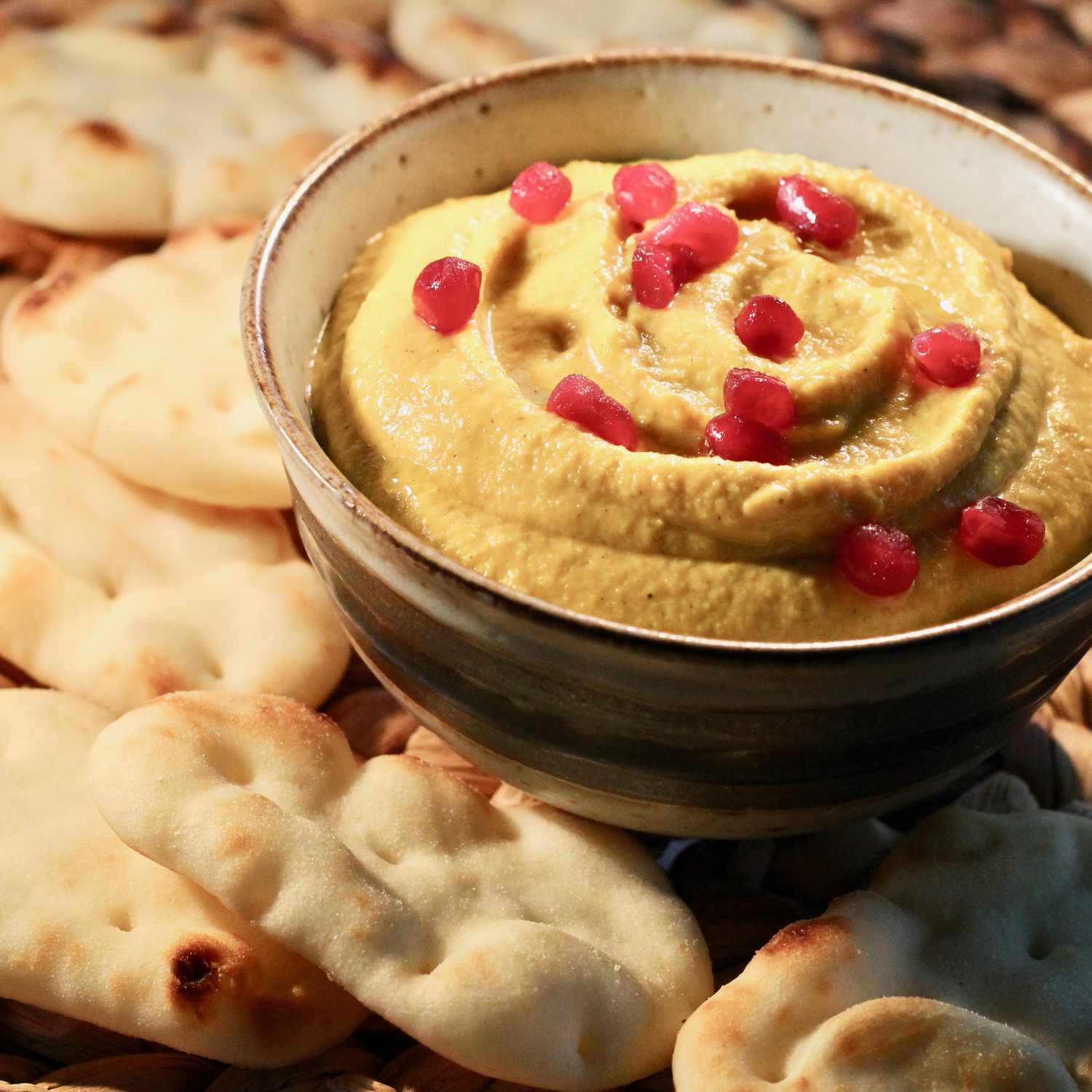 Hummus củ cải vàng nướng