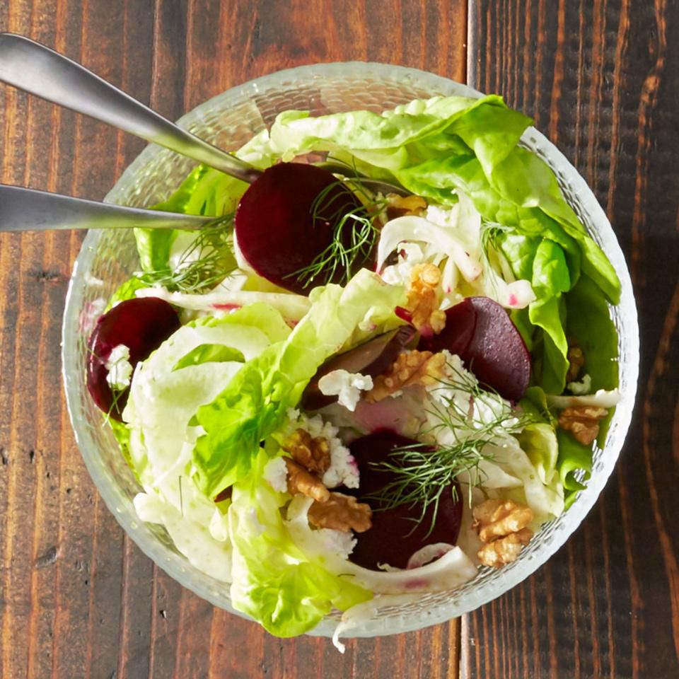 Củ cải nướng, phô mai dê và salad thì là