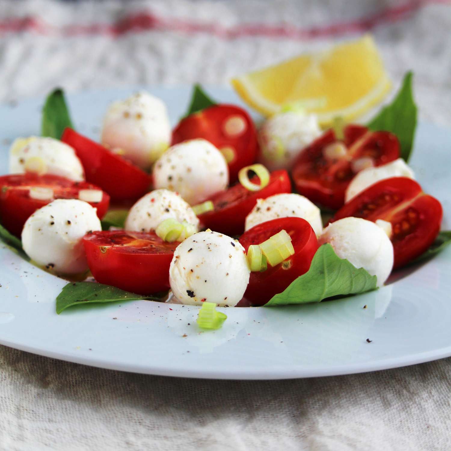 Salad cà chua-Basil