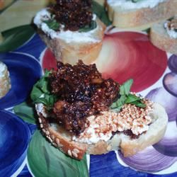 FIG VÀ RICOTTA CROSTINI