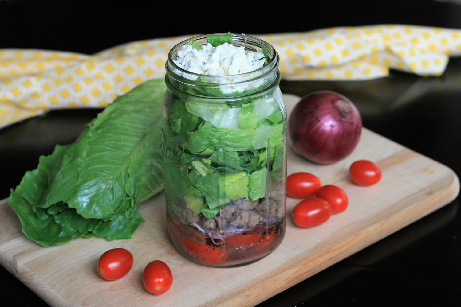 Salad bít tết của Hy Lạp Mason Jar