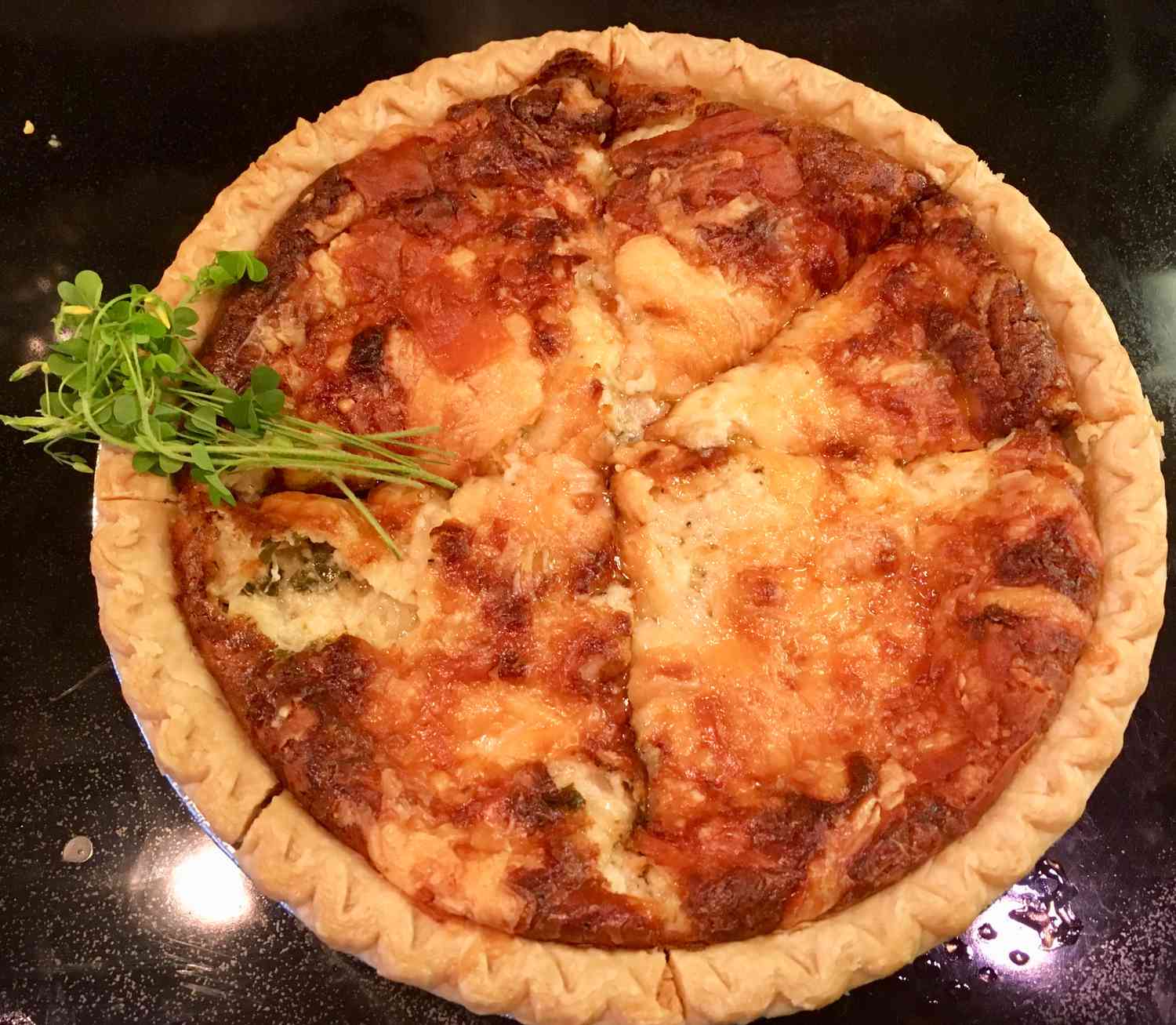 Gỗ me moat savory tart