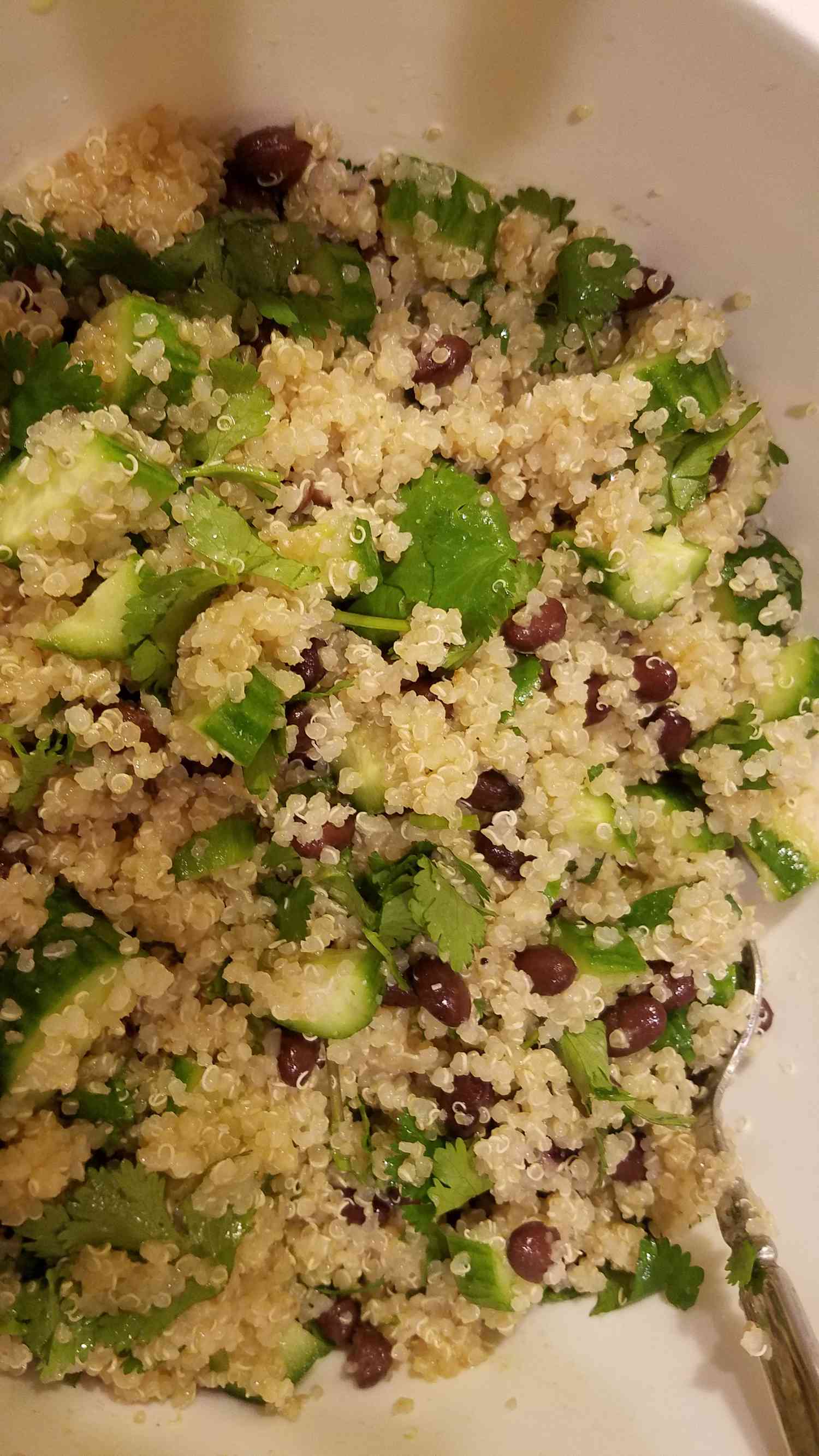 Salad đậu đen quinoa