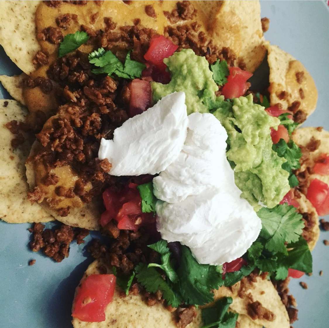 Vegan queso nachos