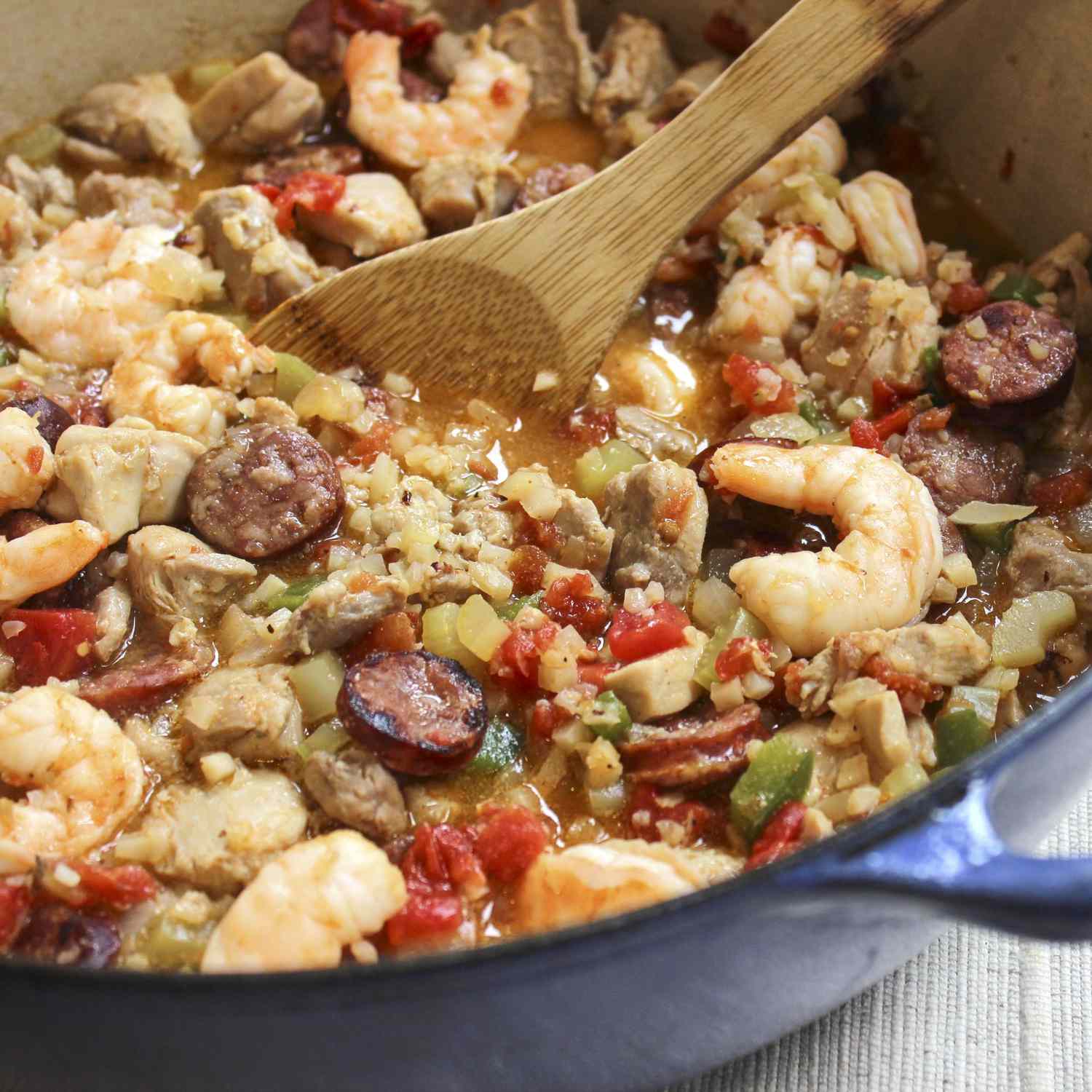 Keto jambalaya một nồi với gạo súp lơ