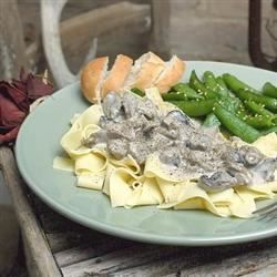 Venison dày và phong phú Stroganoff