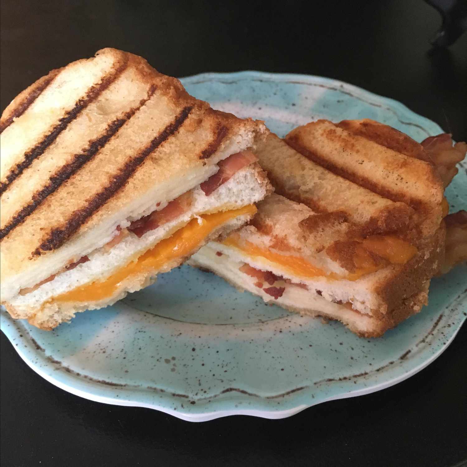 Apple, Bacon và Cheddar Panini