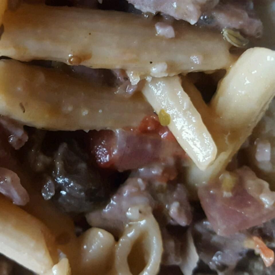 Penne với xúc xích và nấm portobello