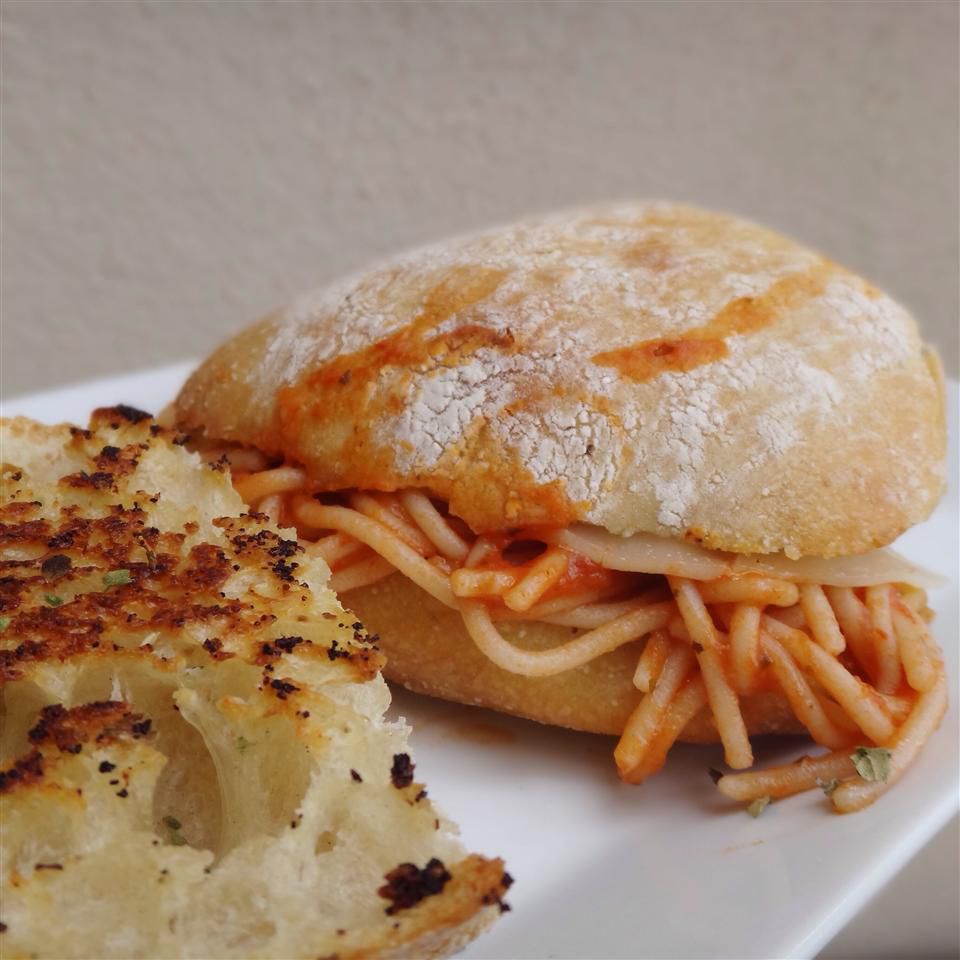 Sandwich spaghetti nướng