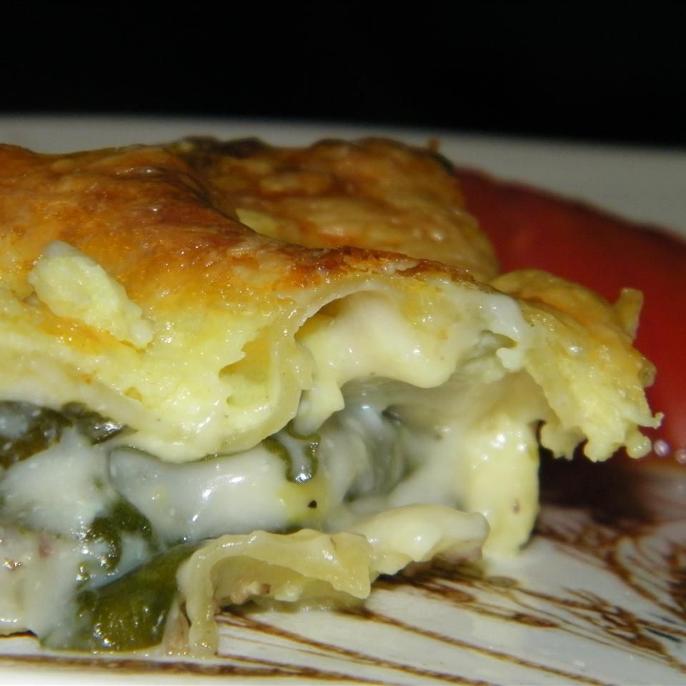 Xúc xích rau bina Alfredo Lasagna