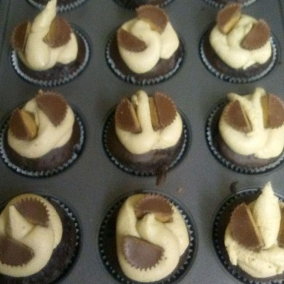 Sôcôla bơ đậu phộng Cupcakes