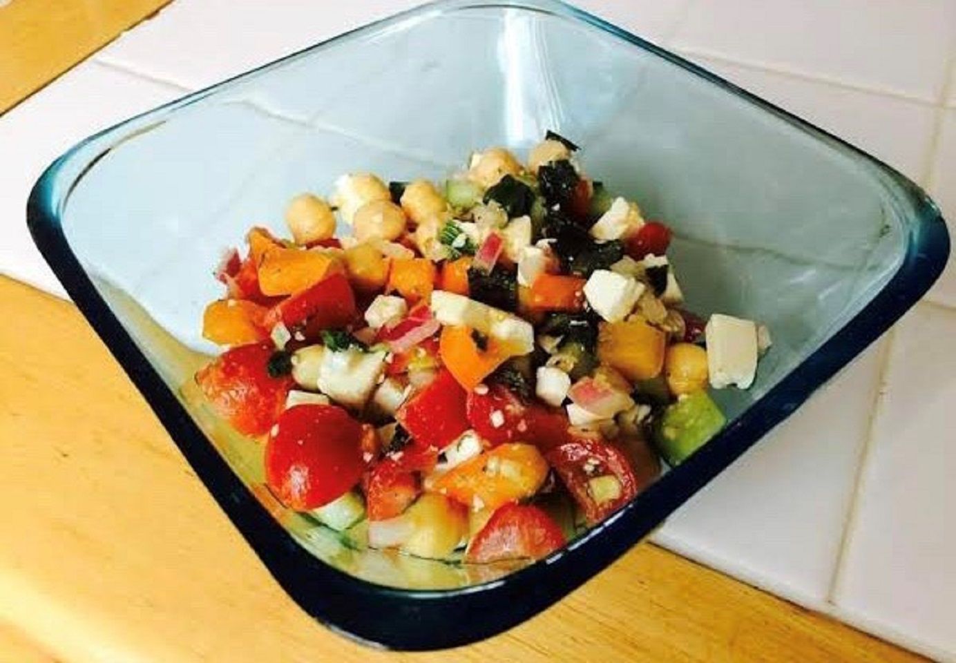 Salad đậu xanh lấy cảm hứng từ Hy Lạp ướp