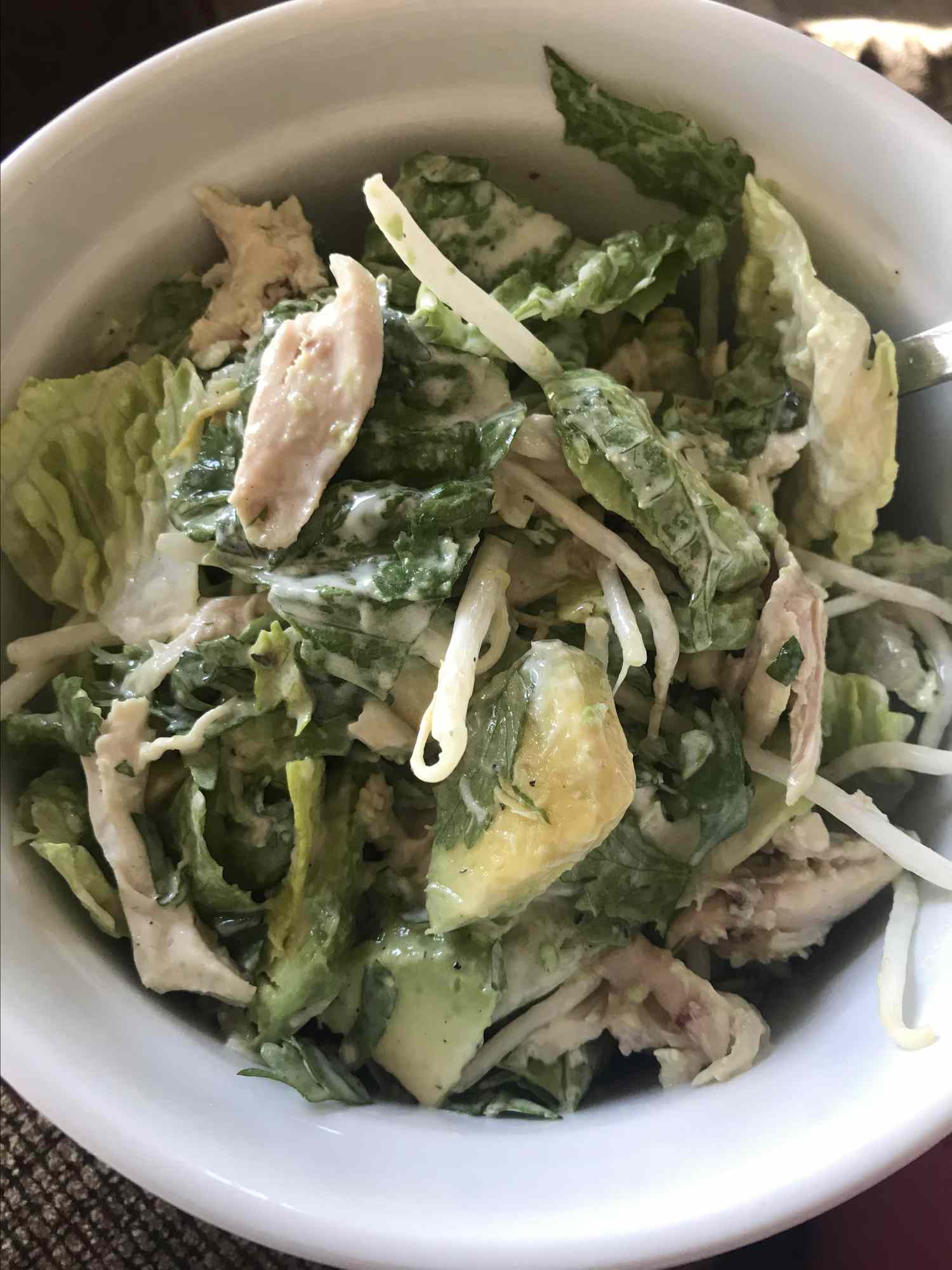 Salad Citrusy Romaine với thịt gà vụn