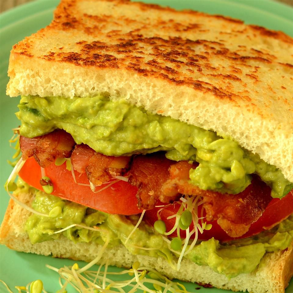 Bánh sandwich bơ ăn nhẹ nửa đêm