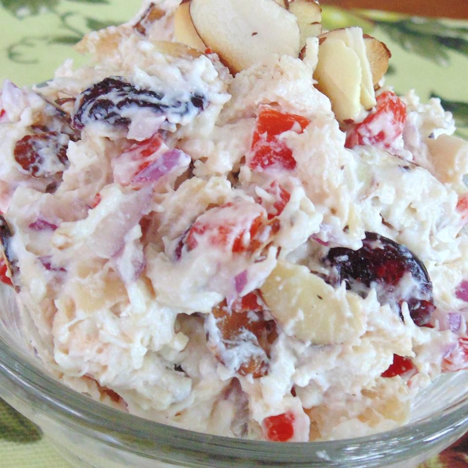 Salad gà craisin, hạnh nhân và feta