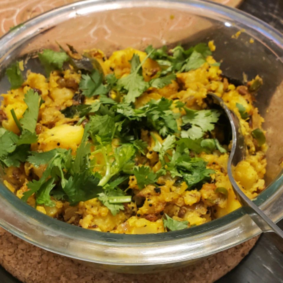 Bangaladumpa (khoai tây) UPMA Koora