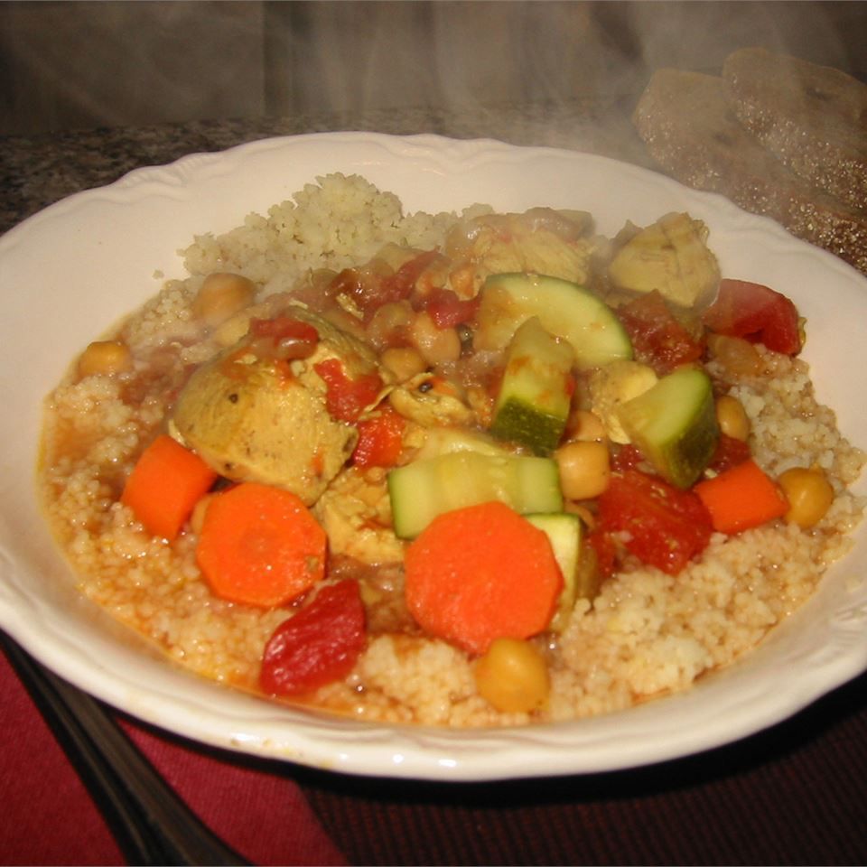 Gà Ma -rốc và Couscous ngũ cốc nguyên hạt