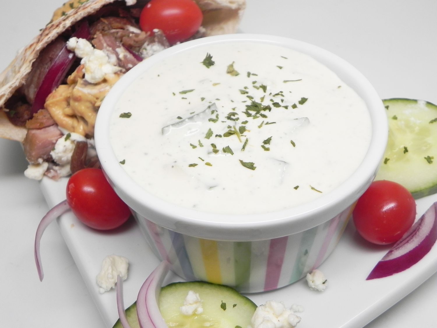 Nước sốt tzatziki thuần chay đơn giản