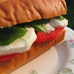 Basil, cà chua và mozzarella