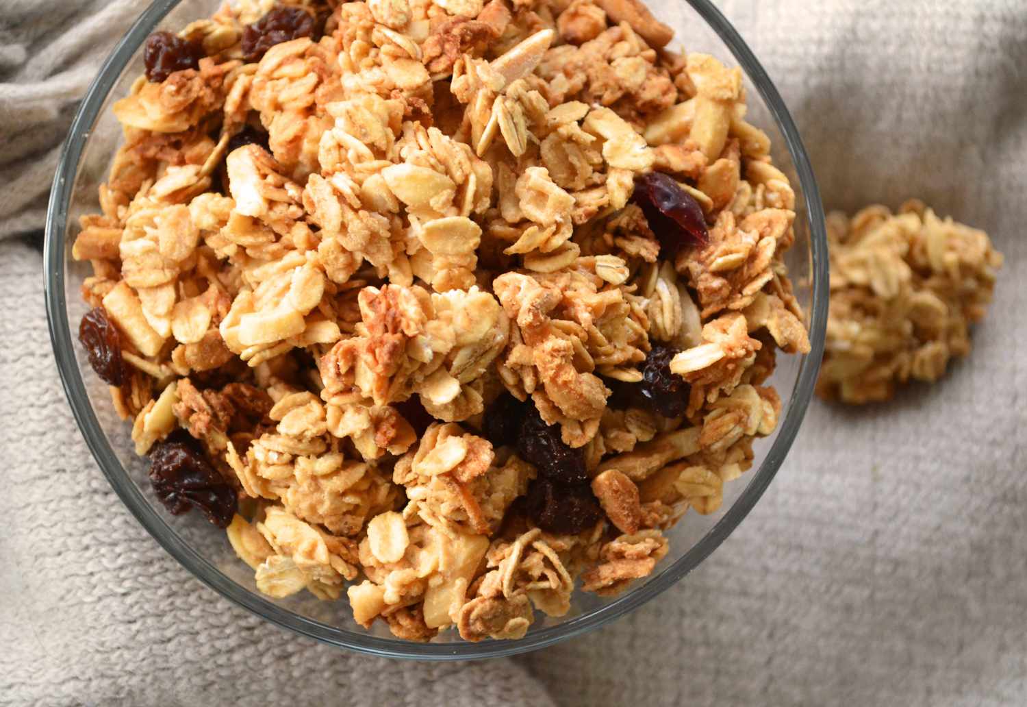 Công thức granola bơ đậu phộng thuần chay của Canada