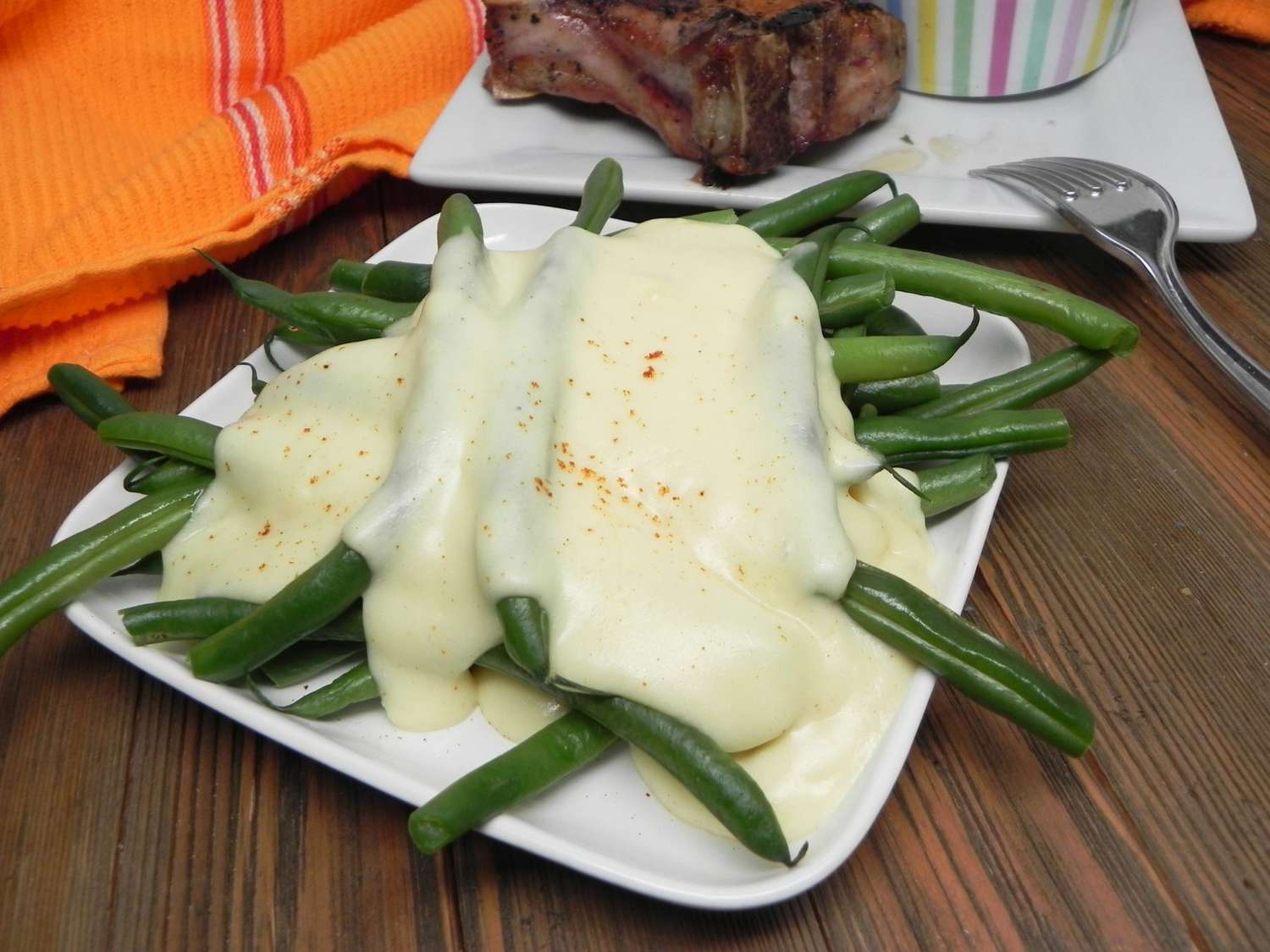 Nước sốt hollandaise dễ dàng