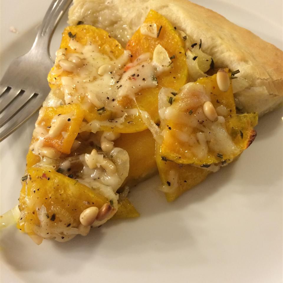 Butternut Squash Pizza với hương thảo