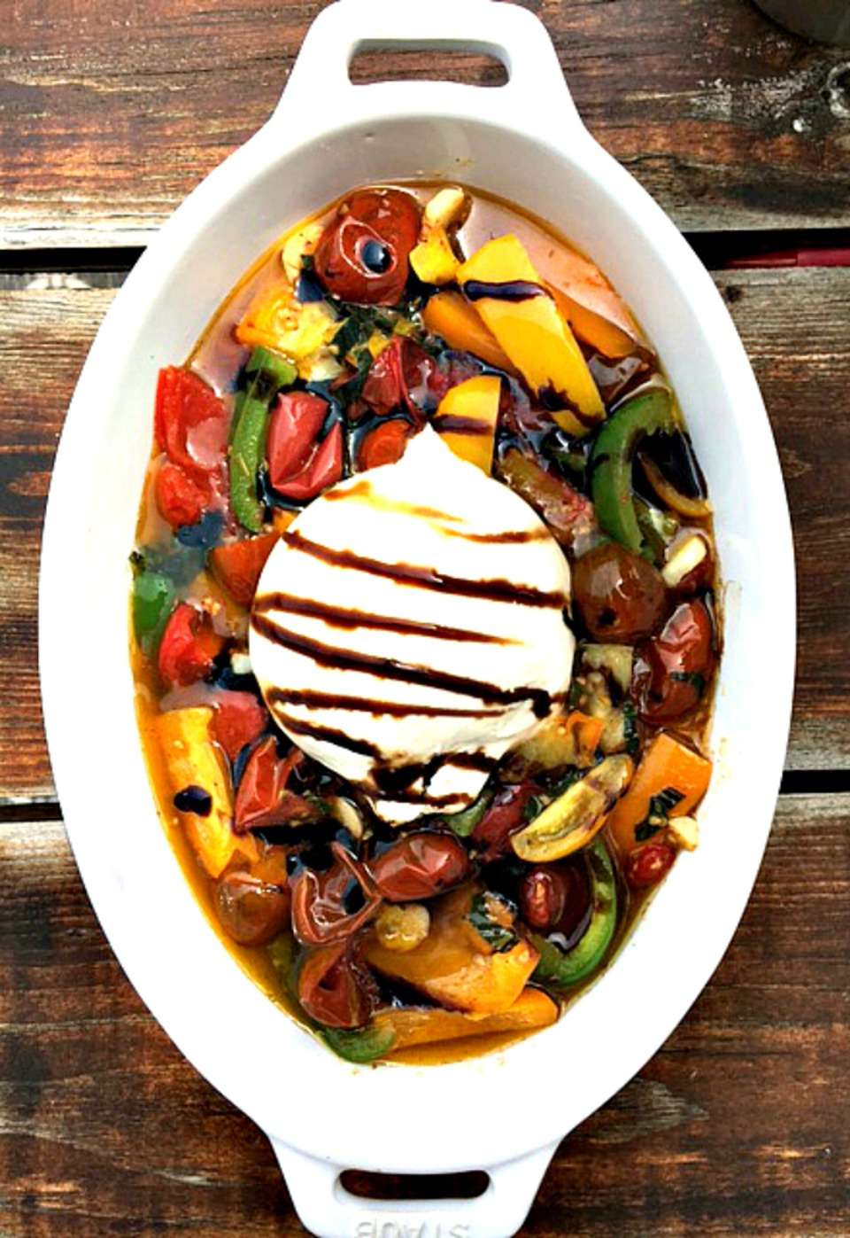 Salad rau nướng với burrata