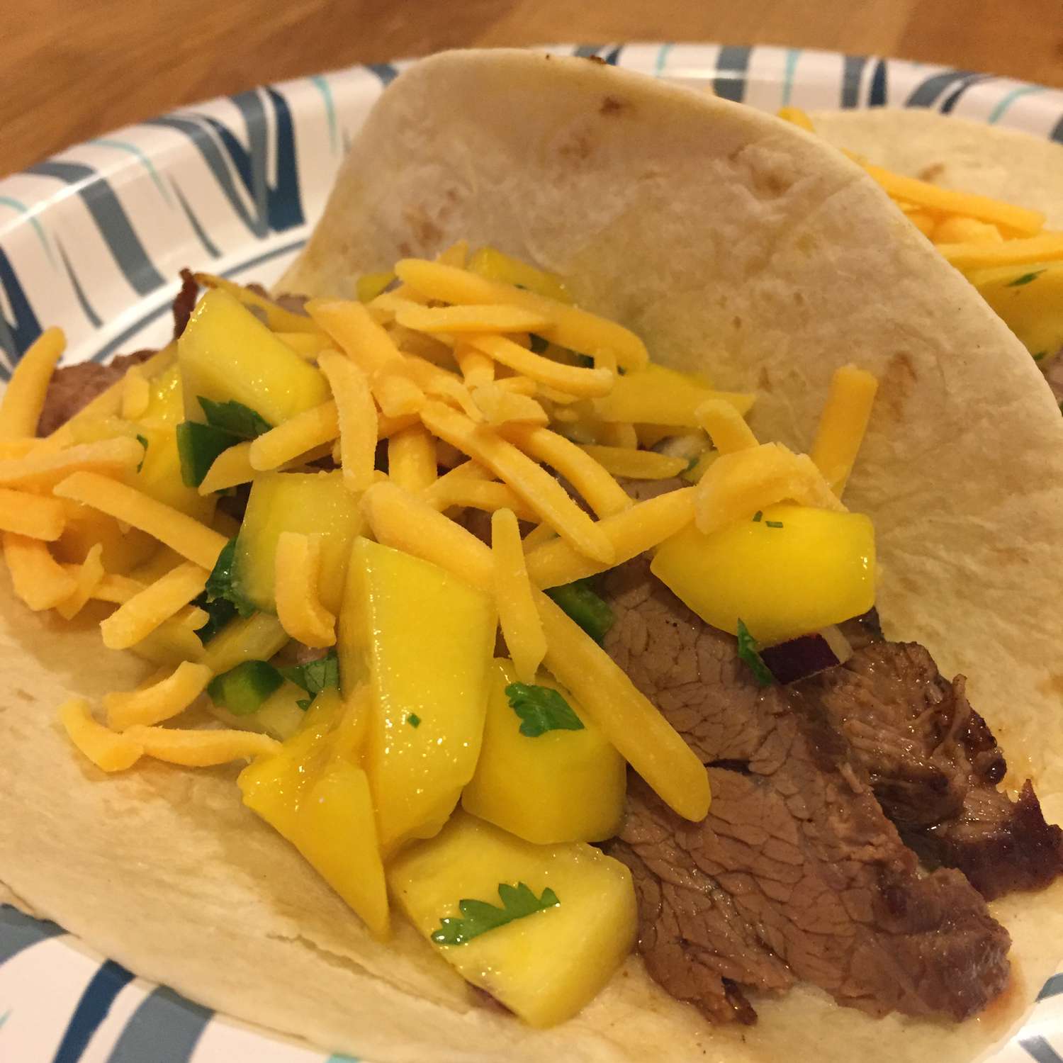 Mango salsa bít tết fajitas