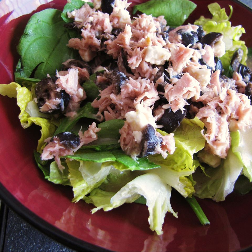 Salad cá ngừ kiểu Hy Lạp