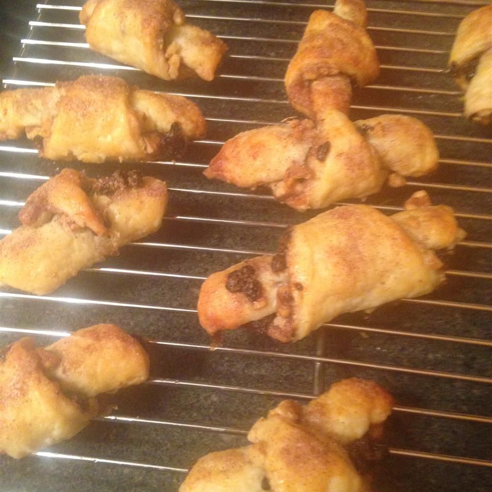 Rugelach với nho và quả óc chó