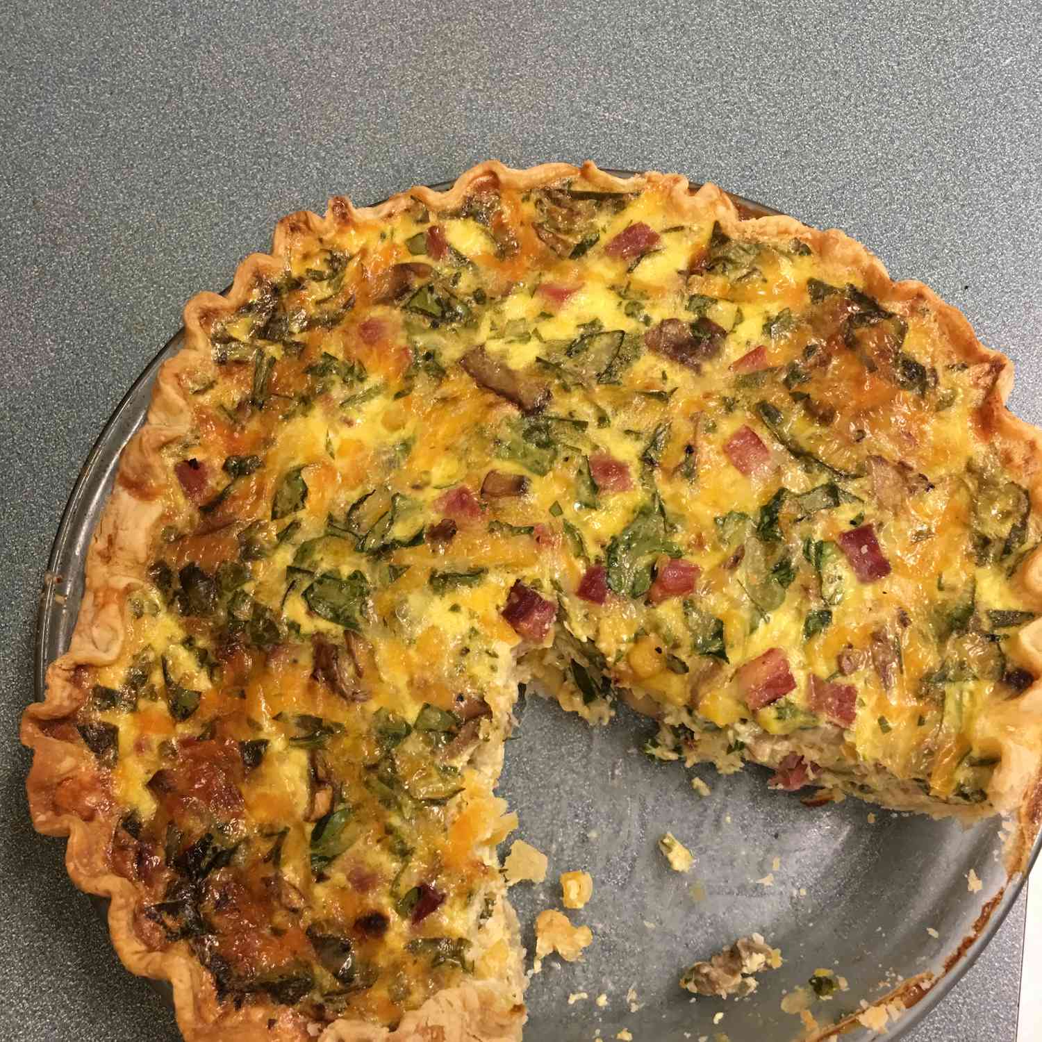 Trứng xanh và giăm bông quiche