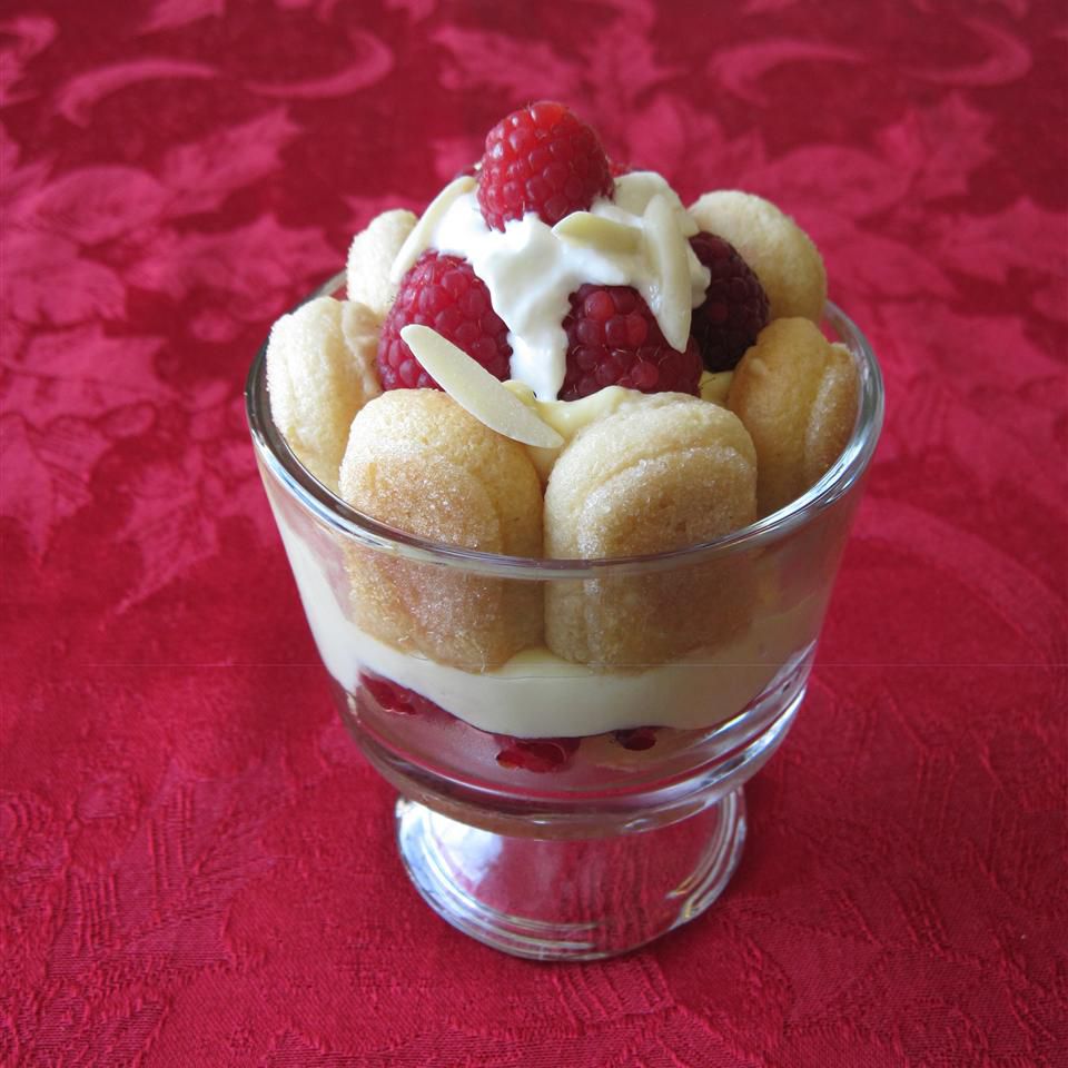 Vanilla mâm xôi trifle