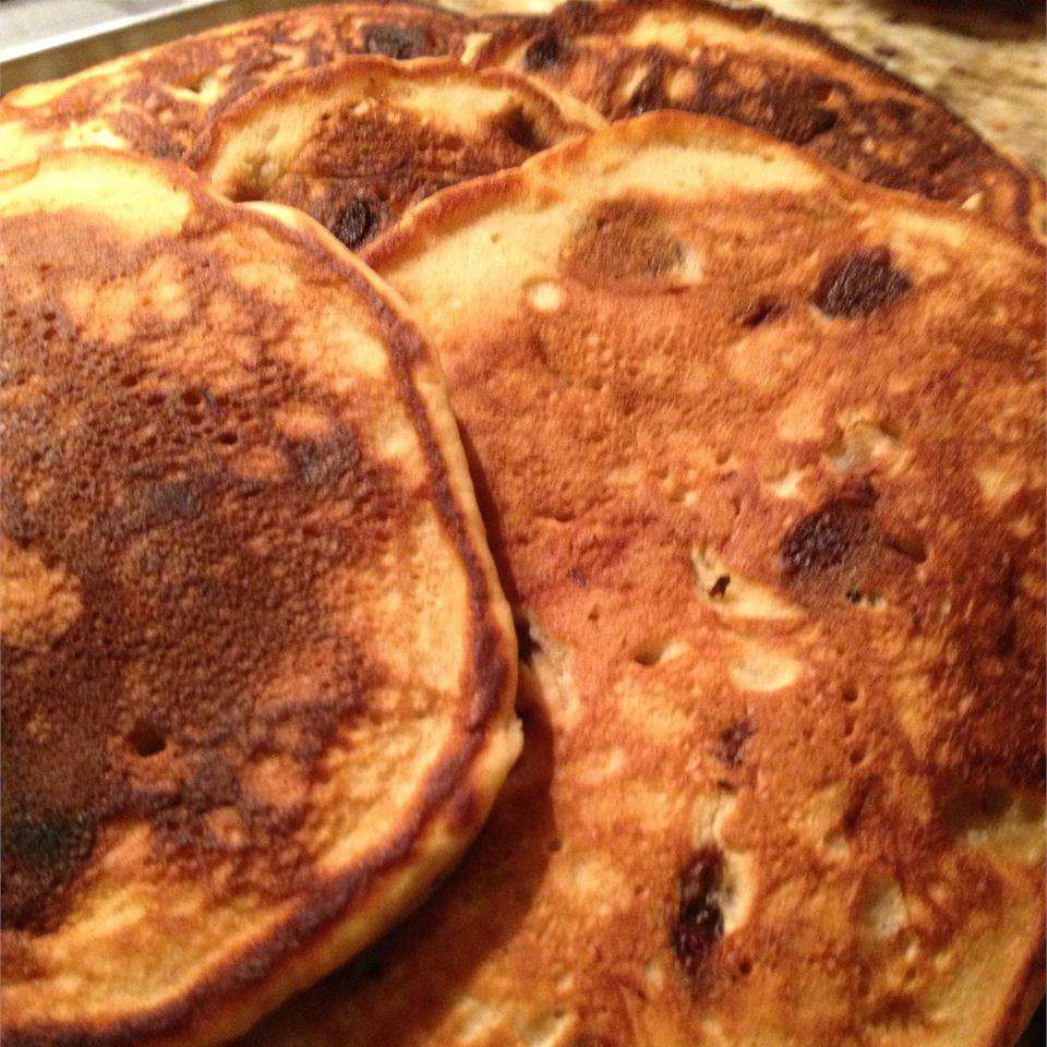 Whole Wheat Peanut Butter Pancakes với sô cô la chip