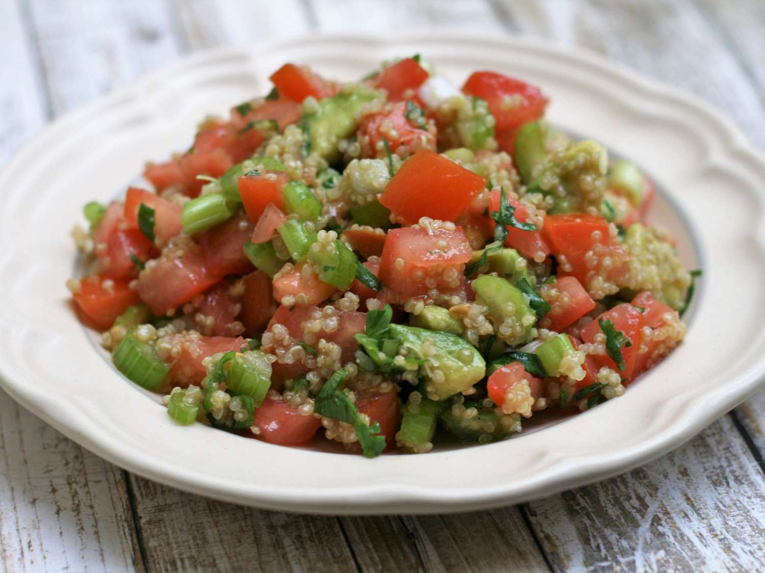 Salad cà chua bơ với quinoa