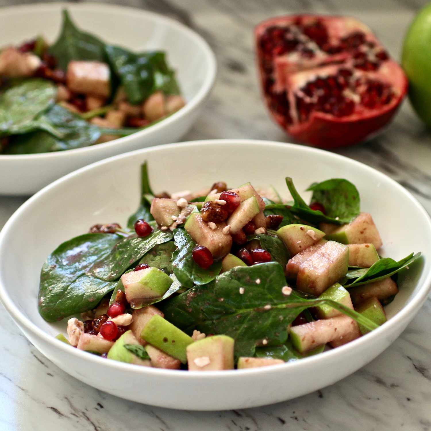 Salad táo, lựu và hồ đào